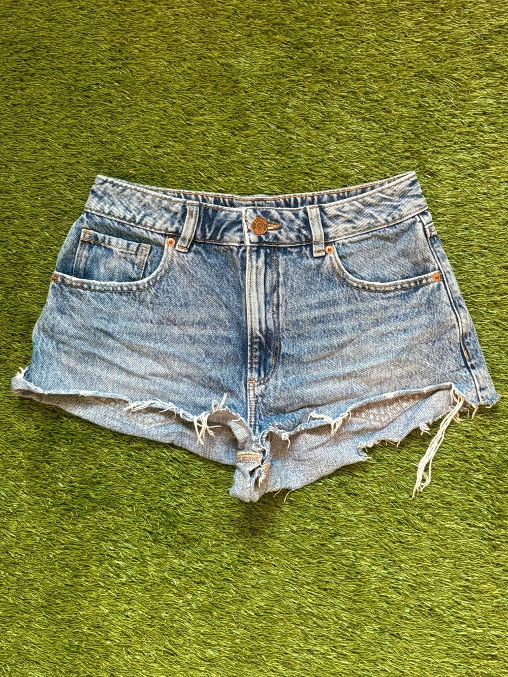 Garage Cheeky Festival High Rise Distressed Denim Shorts Size 3